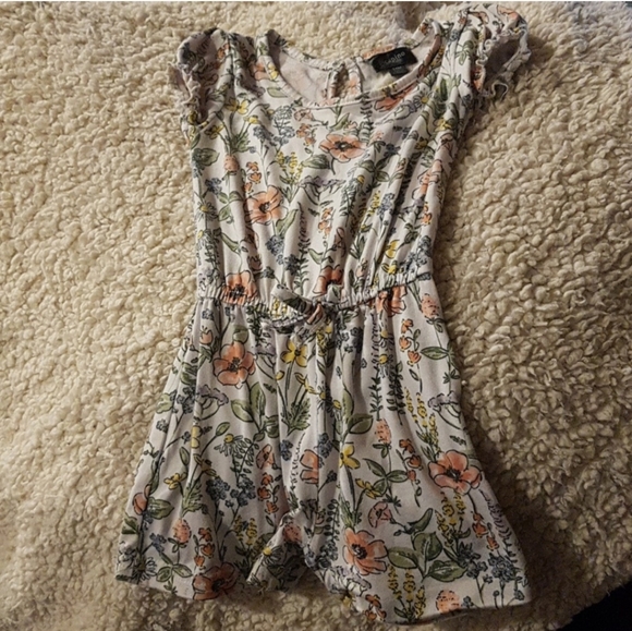 Dress - Picture 3 of 4